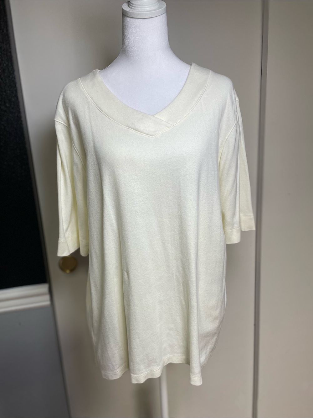Christopher & Banks Cream Short Sleeve V-Neck Top